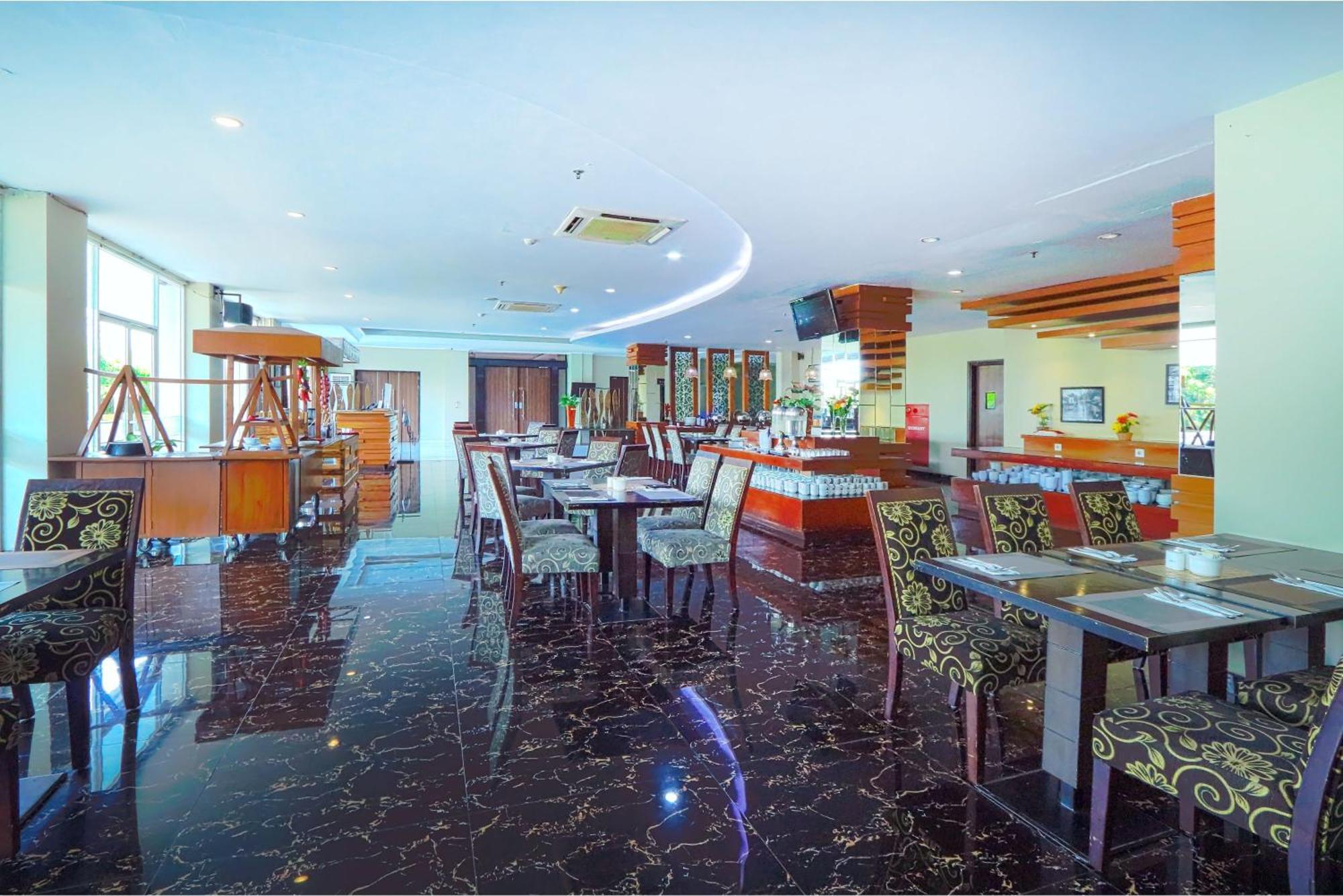 Hotel Dafam Pekalongan Exterior photo