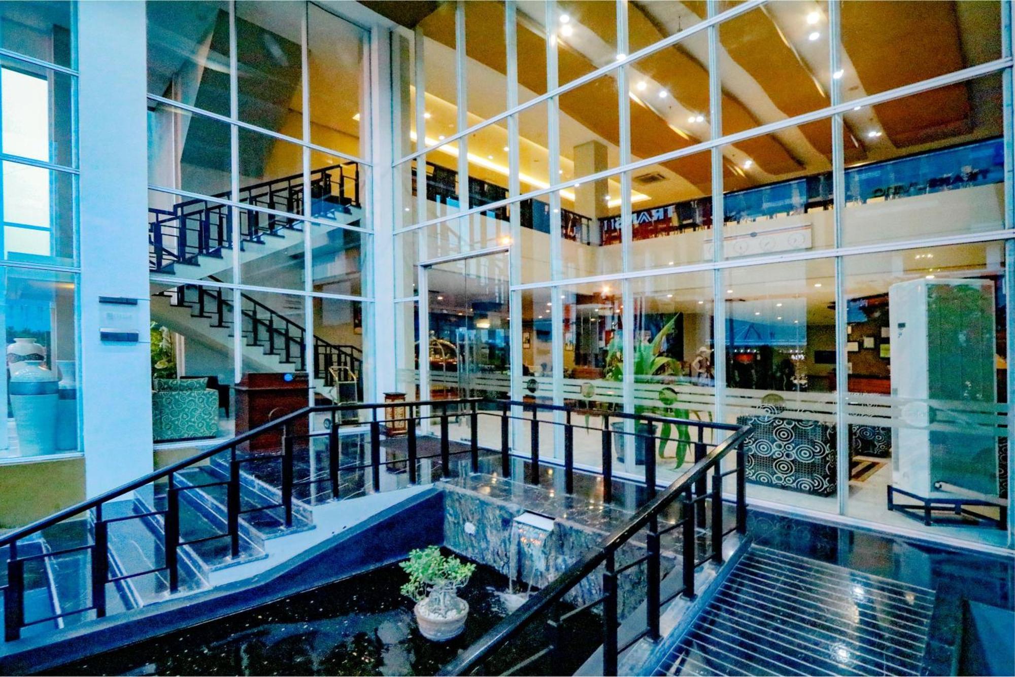 Hotel Dafam Pekalongan Exterior photo