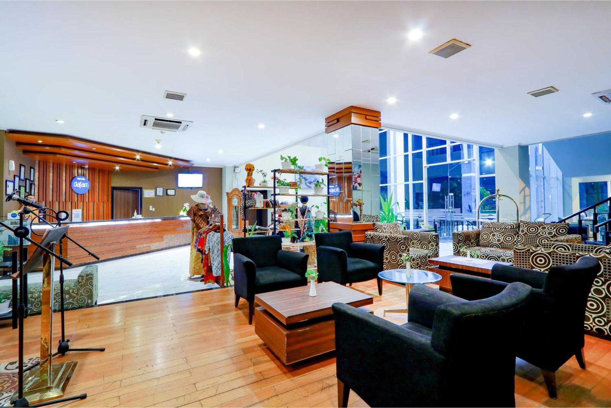 Hotel Dafam Pekalongan Exterior photo