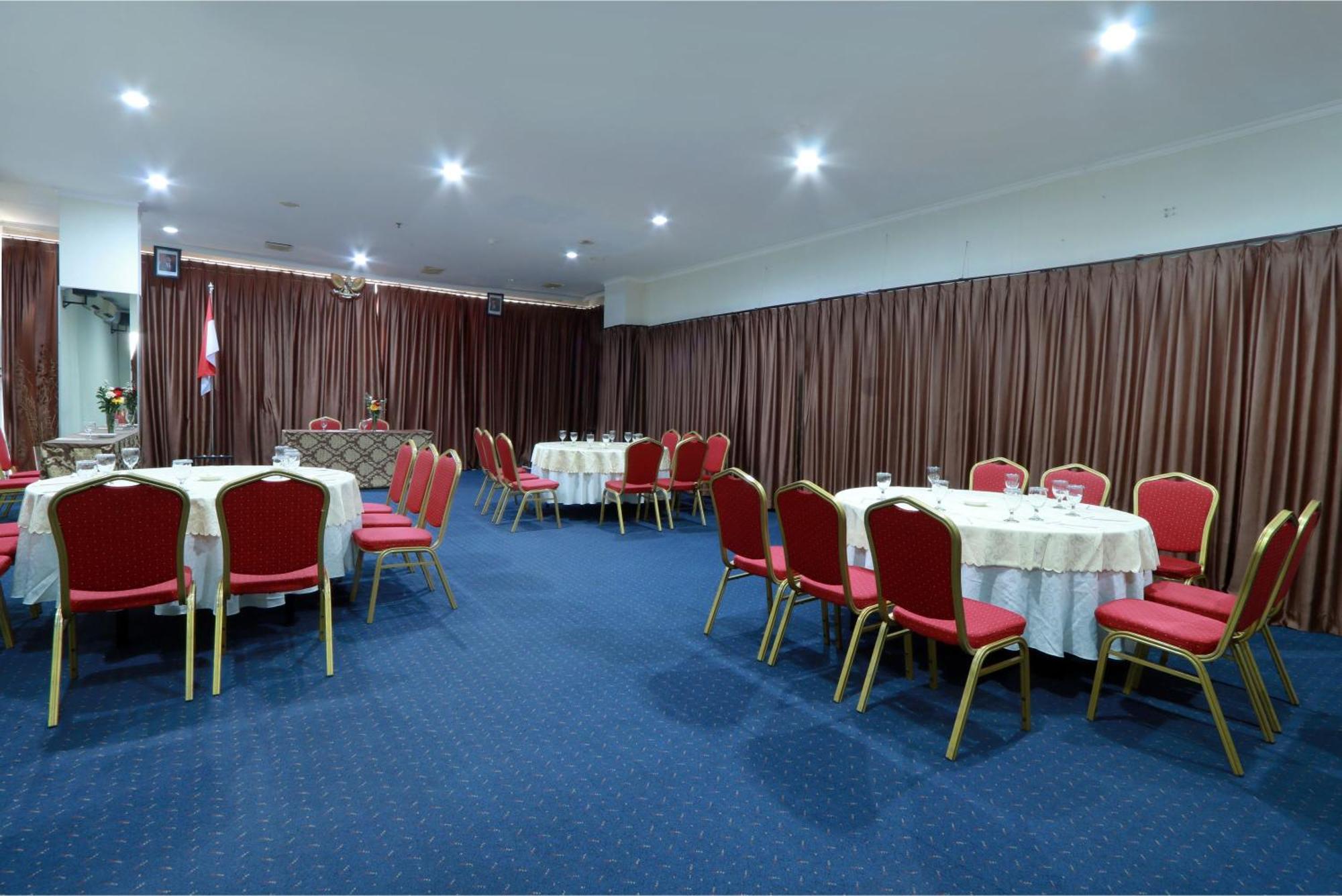 Hotel Dafam Pekalongan Exterior photo