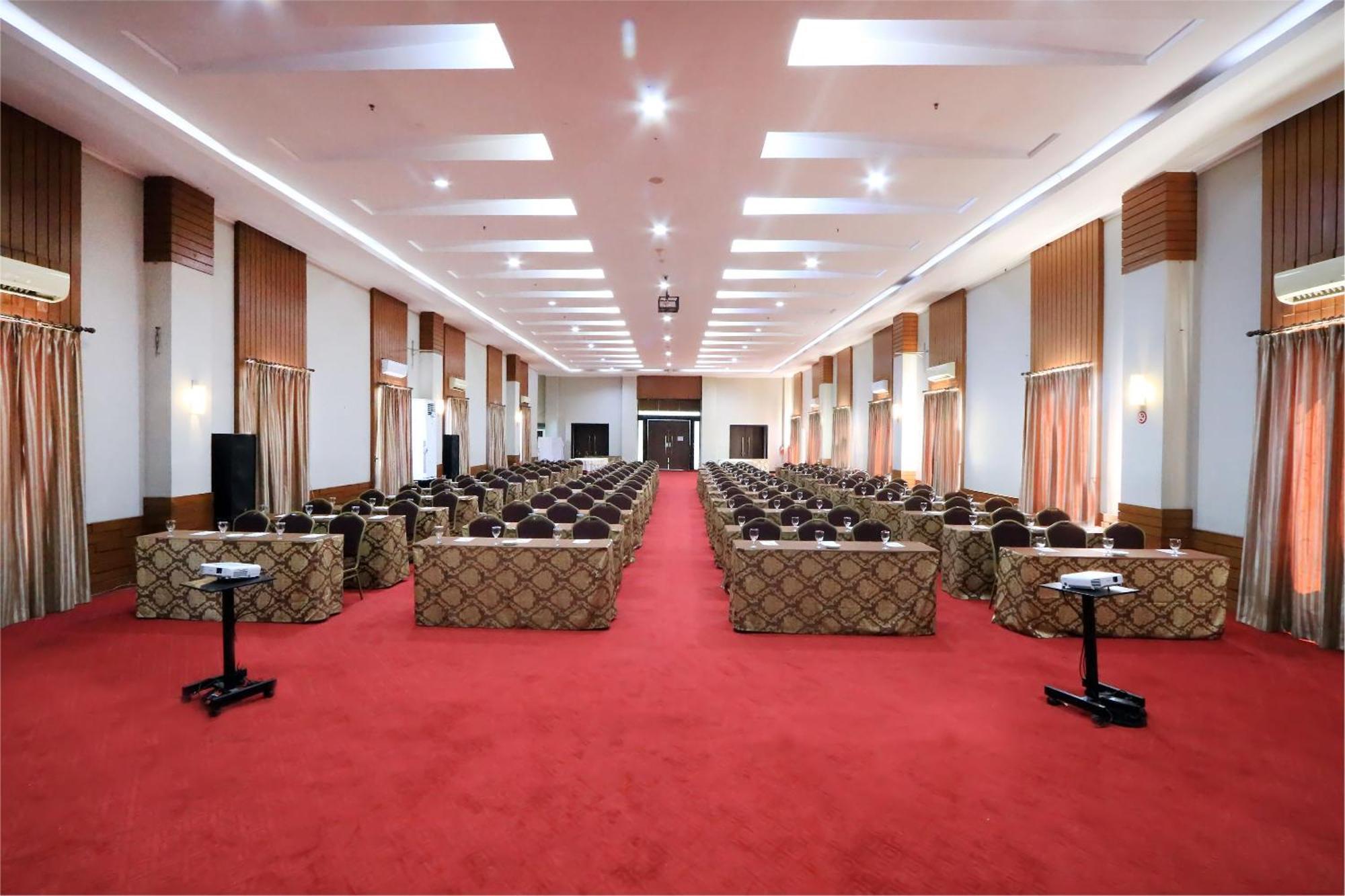 Hotel Dafam Pekalongan Exterior photo