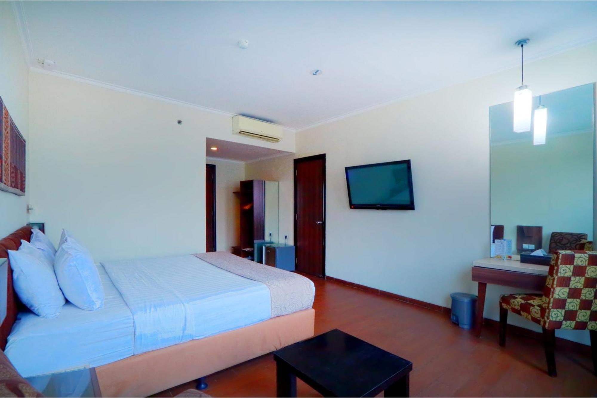 Hotel Dafam Pekalongan Exterior photo