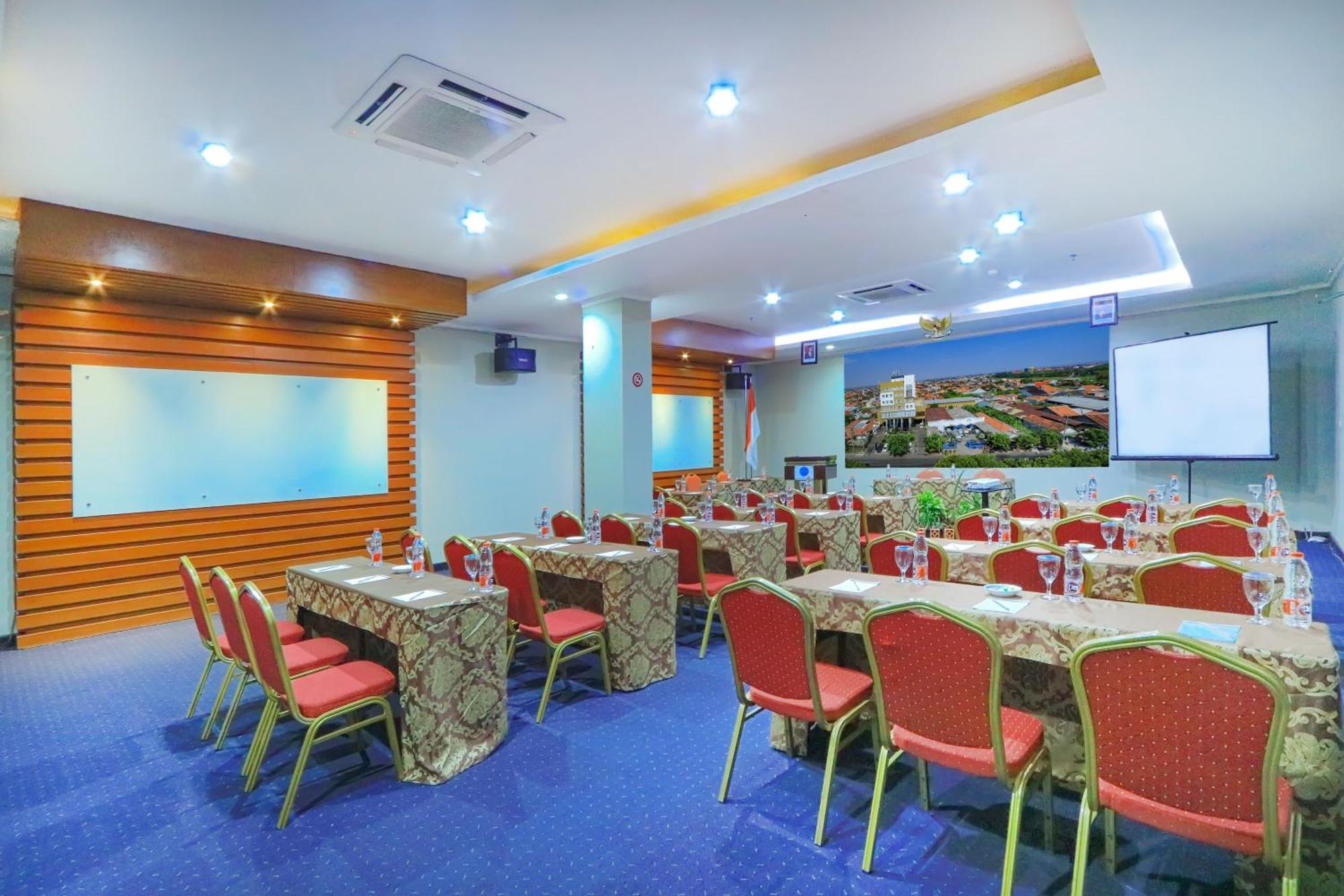 Hotel Dafam Pekalongan Exterior photo
