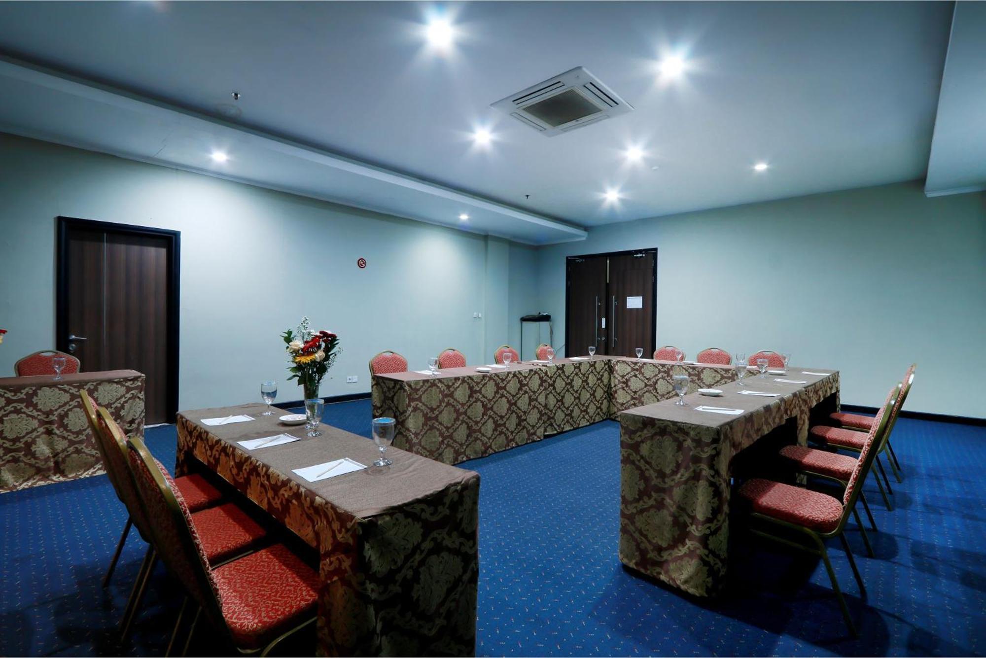 Hotel Dafam Pekalongan Exterior photo