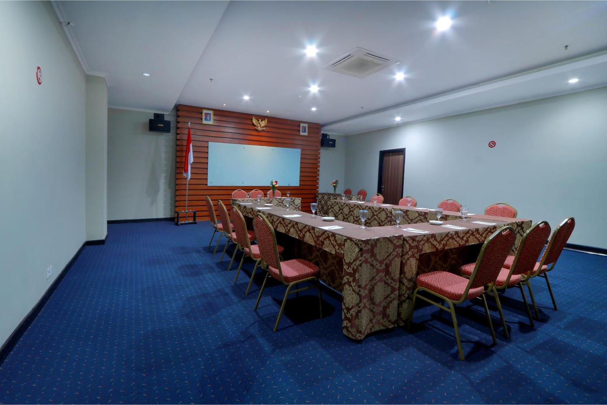 Hotel Dafam Pekalongan Exterior photo